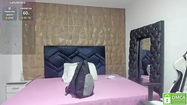 Gia_Scott from StripChat is Freechat