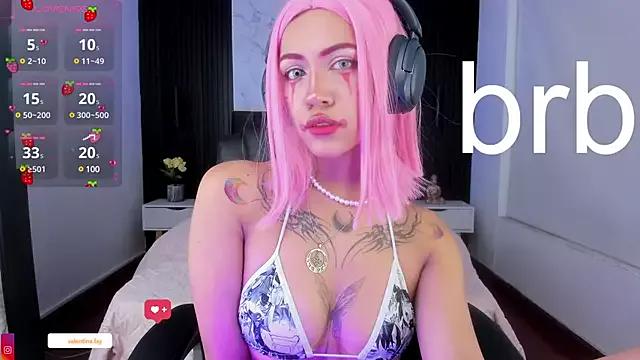 Try our girls live displays and explore the company of endless strippers, with beautiful physiques, vibrating toys and more.