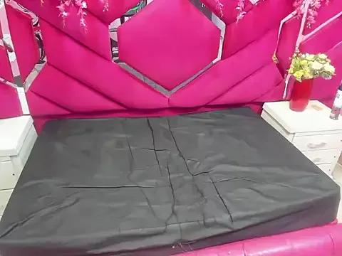 Try our girls live displays and explore the company of endless strippers, with beautiful physiques, vibrating toys and more.