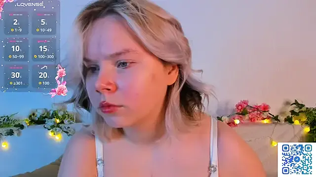 girlllsooft — show tongue <3