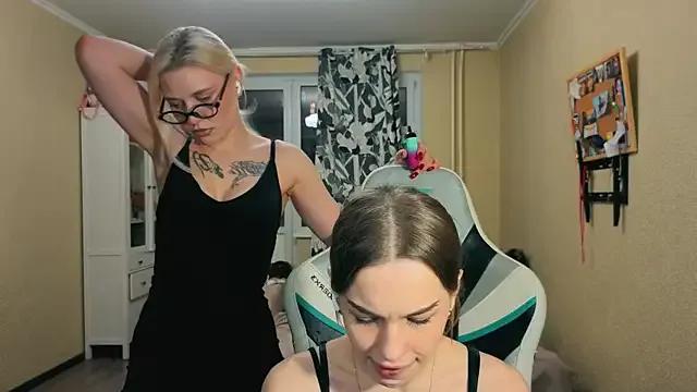 Try our girls live displays and explore the company of endless strippers, with beautiful physiques, vibrating toys and more.