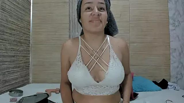 girlsfun23 from StripChat is Freechat