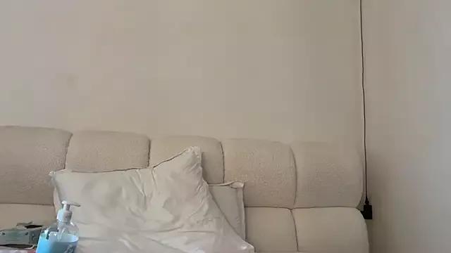 GiuliaDollx from StripChat is Freechat