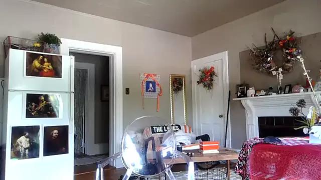 Try our girls live displays and explore the company of endless strippers, with beautiful physiques, vibrating toys and more.