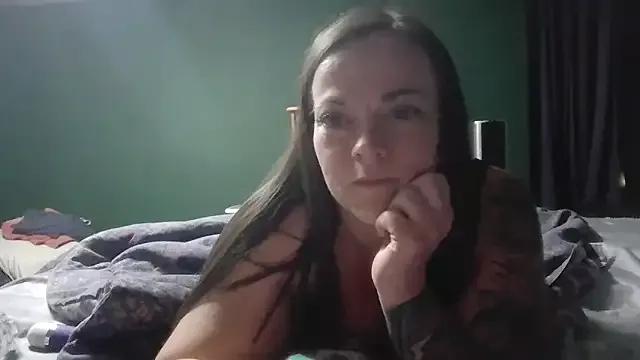 Glitt3rqueen341 from StripChat is Freechat