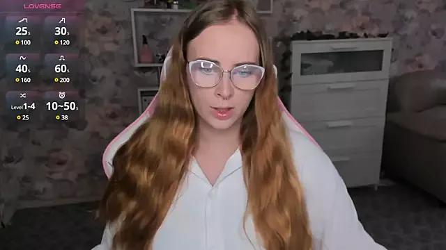 Gloria_live from StripChat is Freechat