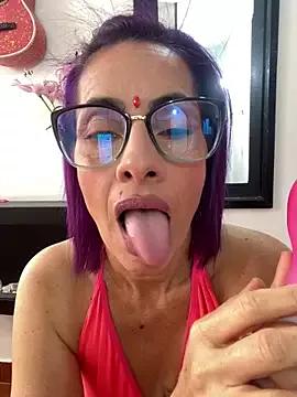 Try our girls live displays and explore the company of endless strippers, with beautiful physiques, vibrating toys and more.