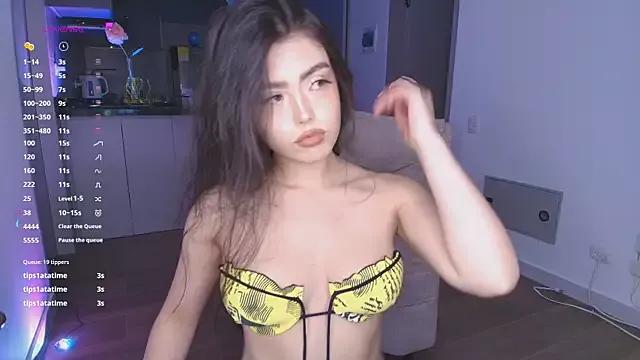 Try our girls live displays and explore the company of endless strippers, with beautiful physiques, vibrating toys and more.