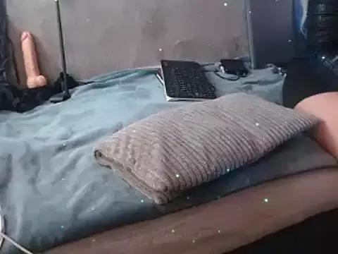 Try our girls live displays and explore the company of endless strippers, with beautiful physiques, vibrating toys and more.