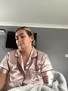 GoldenSquirter from StripChat is Freechat