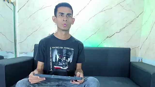 Avatar of Golldens_Dreamss