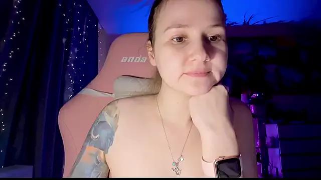 GoodWitch_ from StripChat