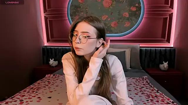 Grace_blush from StripChat is Freechat
