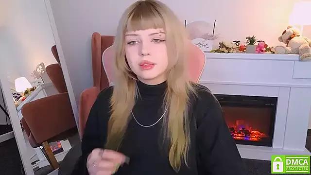 Try our girls live displays and explore the company of endless strippers, with beautiful physiques, vibrating toys and more.