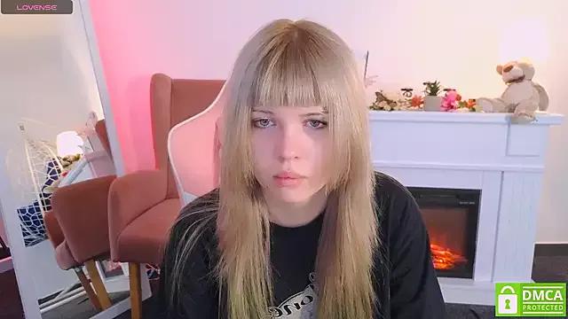 Try our girls live displays and explore the company of endless strippers, with beautiful physiques, vibrating toys and more.