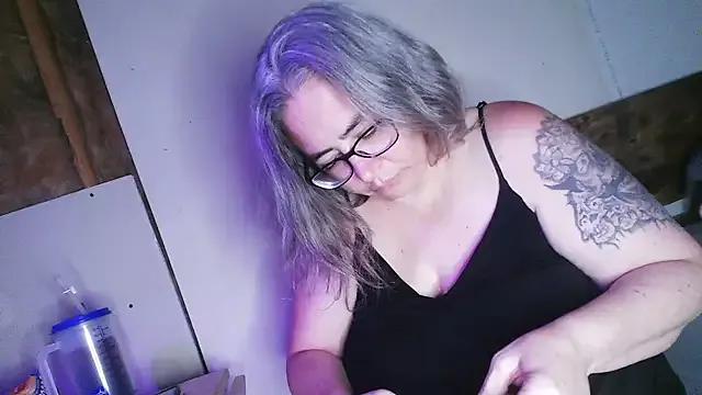 Try our girls live displays and explore the company of endless strippers, with beautiful physiques, vibrating toys and more.