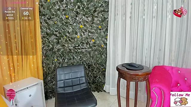 Grecia_Moore from StripChat is Freechat