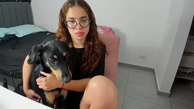 Try our girls live displays and explore the company of endless strippers, with beautiful physiques, vibrating toys and more.