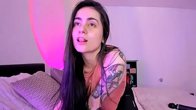 guccipussy1 from StripChat