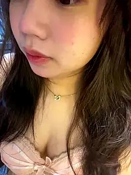 Hanna230 from StripChat is Freechat