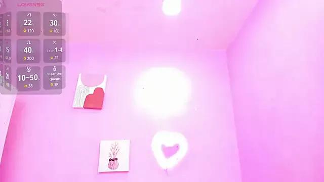 Try our girls live displays and explore the company of endless strippers, with beautiful physiques, vibrating toys and more.