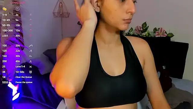 Try our girls live displays and explore the company of endless strippers, with beautiful physiques, vibrating toys and more.