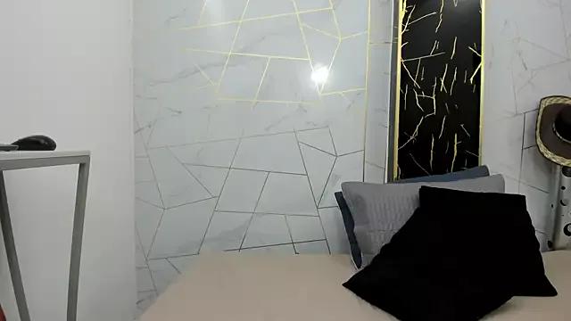 Try our girls live displays and explore the company of endless strippers, with beautiful physiques, vibrating toys and more.