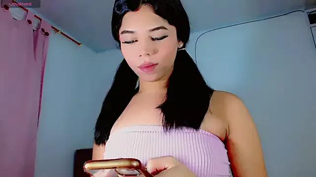 Hannahsmit from StripChat is Freechat