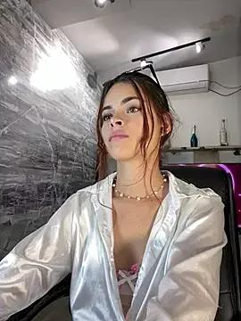 Try our girls live displays and explore the company of endless strippers, with beautiful physiques, vibrating toys and more.
