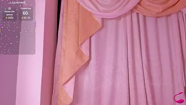 Try our girls live displays and explore the company of endless strippers, with beautiful physiques, vibrating toys and more.