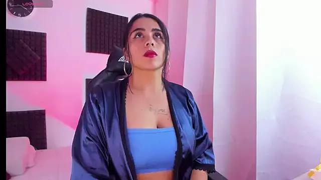 Try our girls live displays and explore the company of endless strippers, with beautiful physiques, vibrating toys and more.