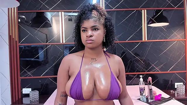 HannyThompson from StripChat