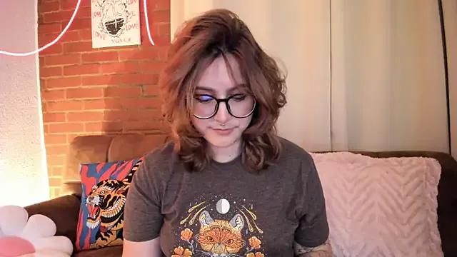 Try our girls live displays and explore the company of endless strippers, with beautiful physiques, vibrating toys and more.