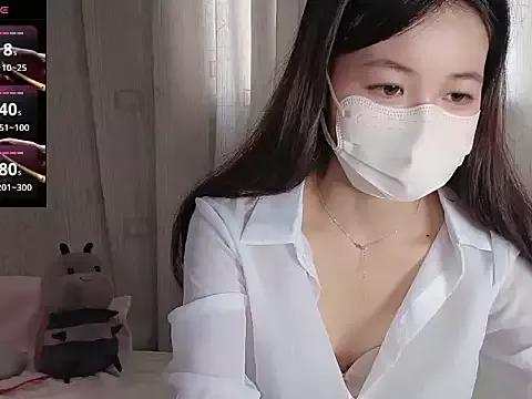 HeIlo-Honey from StripChat is Freechat