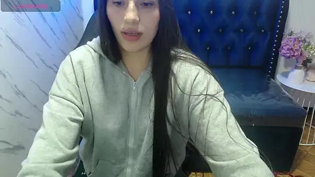 Helaluxe_v from StripChat is Freechat