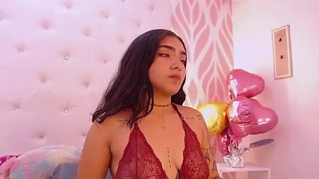 Try our girls live displays and explore the company of endless strippers, with beautiful physiques, vibrating toys and more.