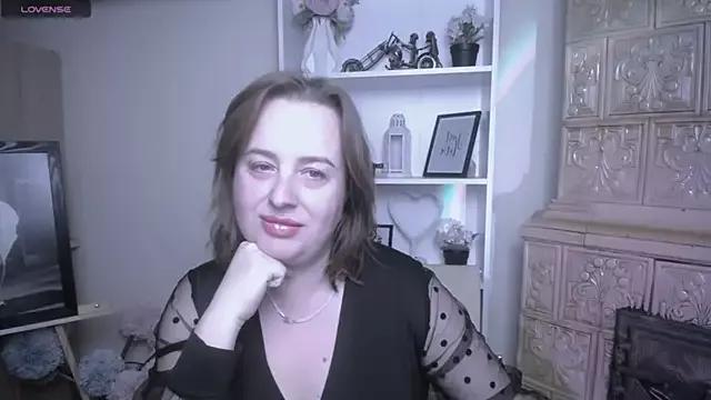 HelenFl from StripChat is Freechat