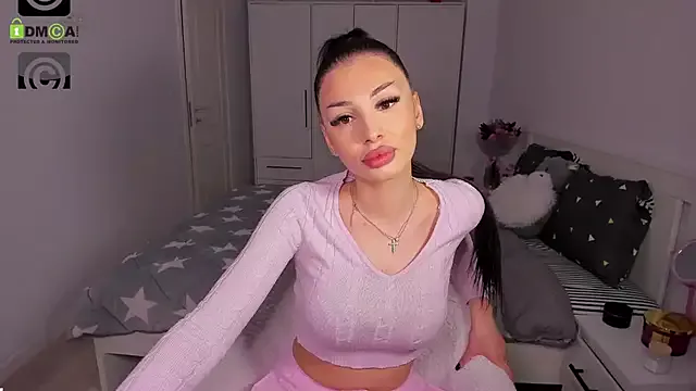 HelenShawn from StripChat