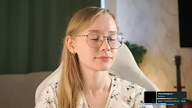 Hello_Kitty_Jane from StripChat is Freechat