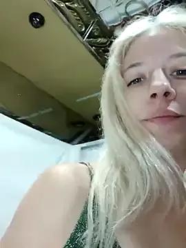 Photos of HeronDenni from StripChat is Freechat