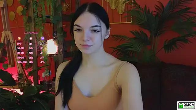 Hey_Caroline from StripChat is Freechat