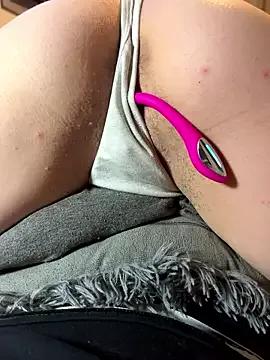 Try our girls live displays and explore the company of endless strippers, with beautiful physiques, vibrating toys and more.