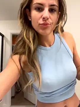 Heyitsmadig webcams show profile image 