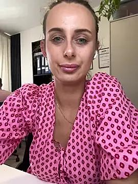 Photos of Hii_Lolla from StripChat is Freechat