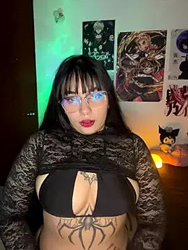 Try our girls live displays and explore the company of endless strippers, with beautiful physiques, vibrating toys and more.