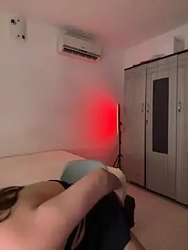 Try our girls live displays and explore the company of endless strippers, with beautiful physiques, vibrating toys and more.