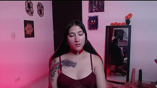 Try our girls live displays and explore the company of endless strippers, with beautiful physiques, vibrating toys and more.