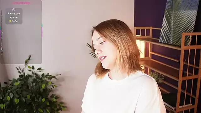 Try our girls live displays and explore the company of endless strippers, with beautiful physiques, vibrating toys and more.