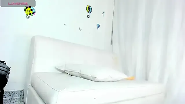 Holly_Sailt — Freechat on StripChat