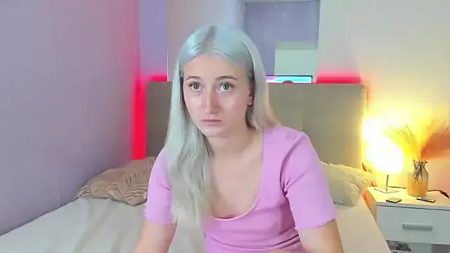 HollyTailors from StripChat is Freechat